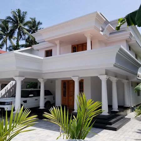 Luxury Villas Of Guruvāyūr מראה חיצוני תמונה
